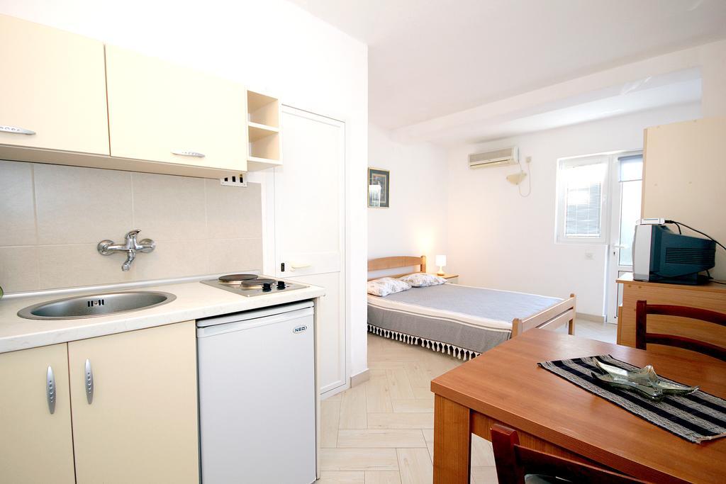 Apartments Aleksandar Свети-Стефан Экстерьер фото